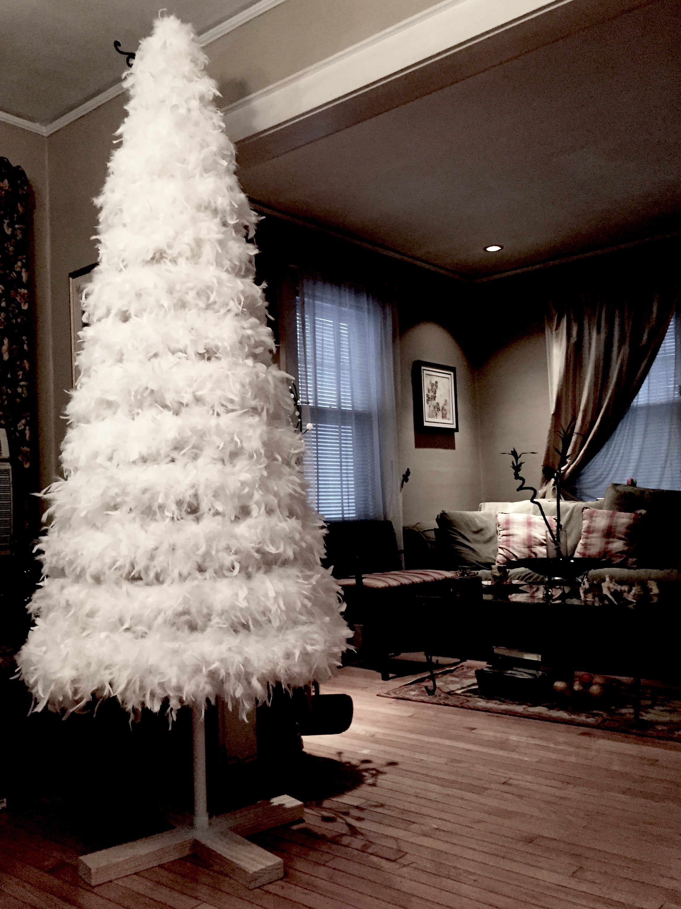 How To - DIY Feather Christmas Tree