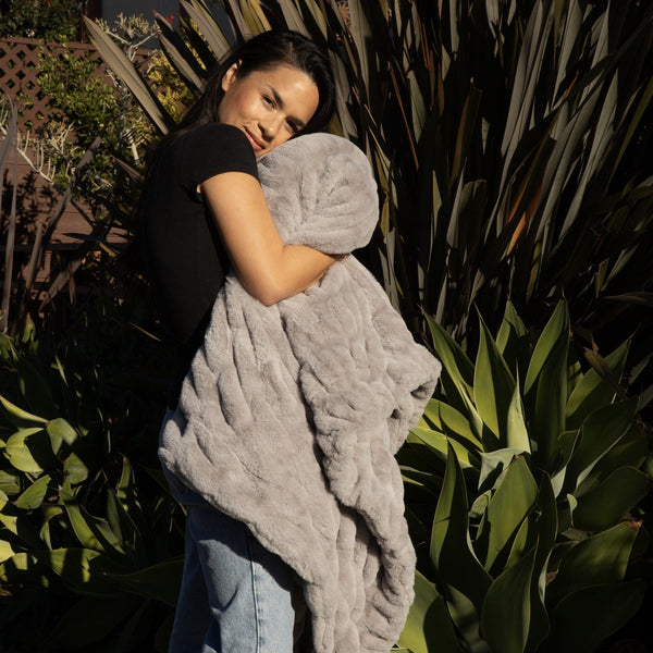 Luxxe Ribbed Faux Fur Throw